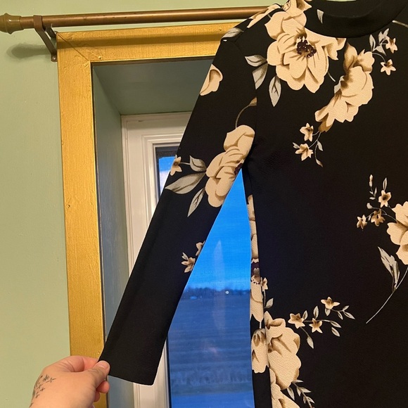 * Free with purchase of 25$* SHEIN dress for girls size 9Y - Picture 3 of 6